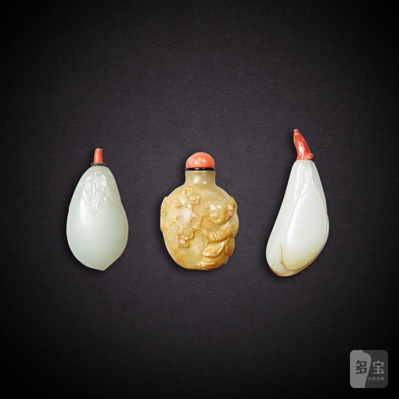 Three white jade snuff bottles, Qing dynasty, 18th - 19th century | 清十八至十九世紀 白玉鼻煙壺三件 - 图2